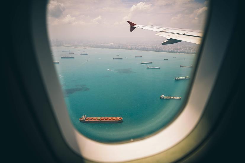 ✈️ Air or 🚢 Sea? Choosing the Right Freight Option for Your Business